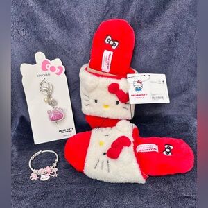 Women’s Hello Kitty Slippers Size 5/6 Keychain / Adjustable Charm Bracelet NWT